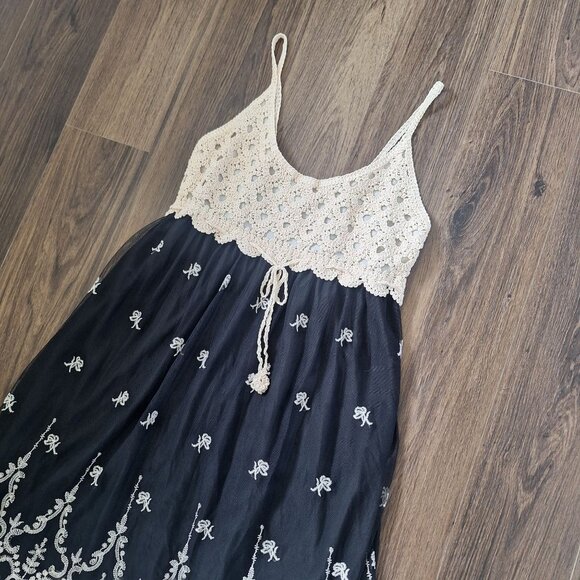 💙 Rebellion Y2K Babydoll Crochet Embroidered Dress Size M/L Cottage Vintage Rom - Picture 3 of 8